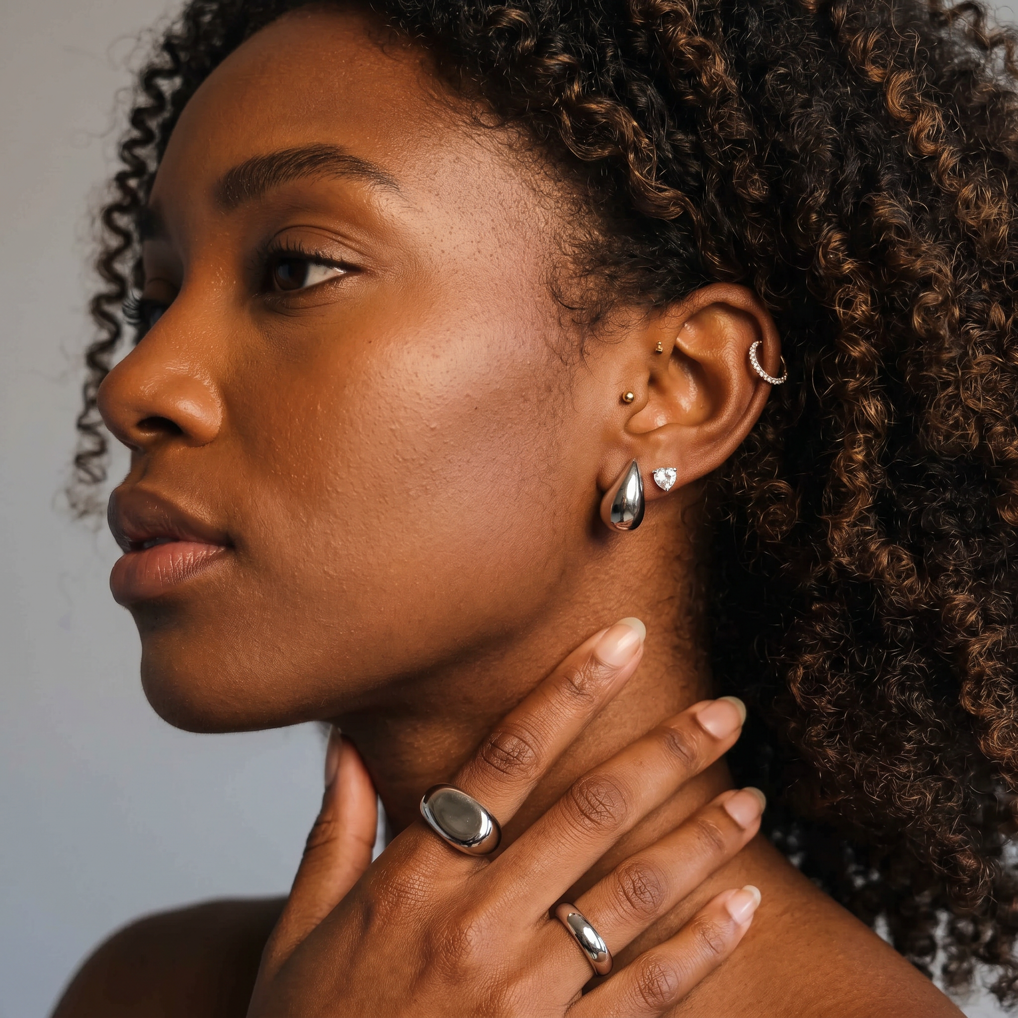 Cleo Earrings (White Gold)