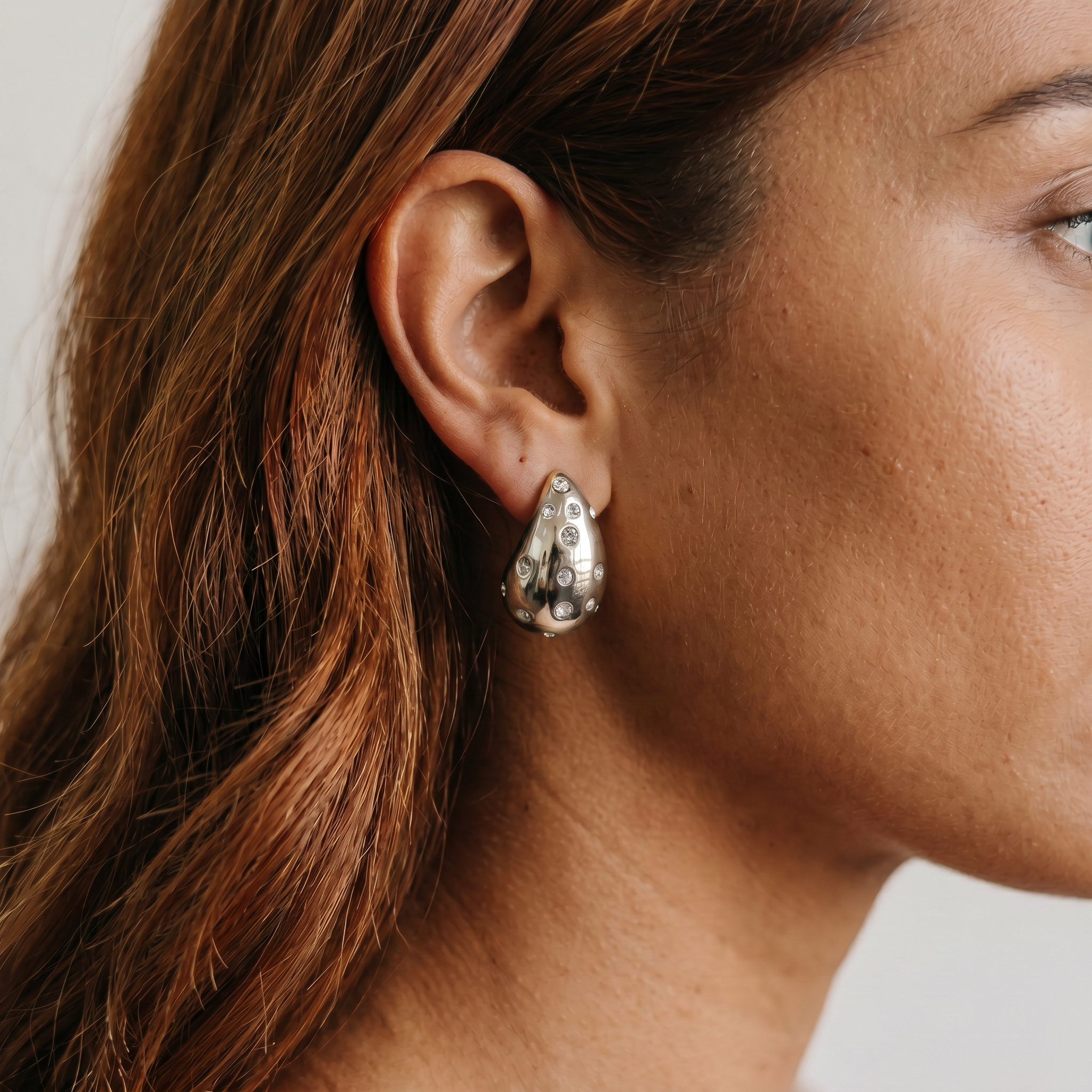 Stella Drop Earrings (White Gold)