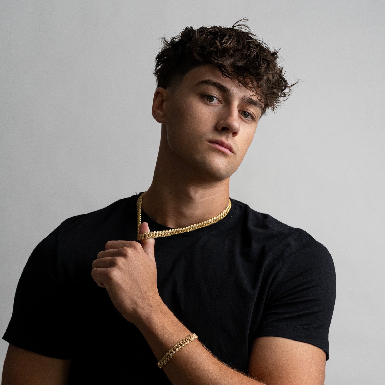 Iced Out Cuban Chain 10MM (Gold)