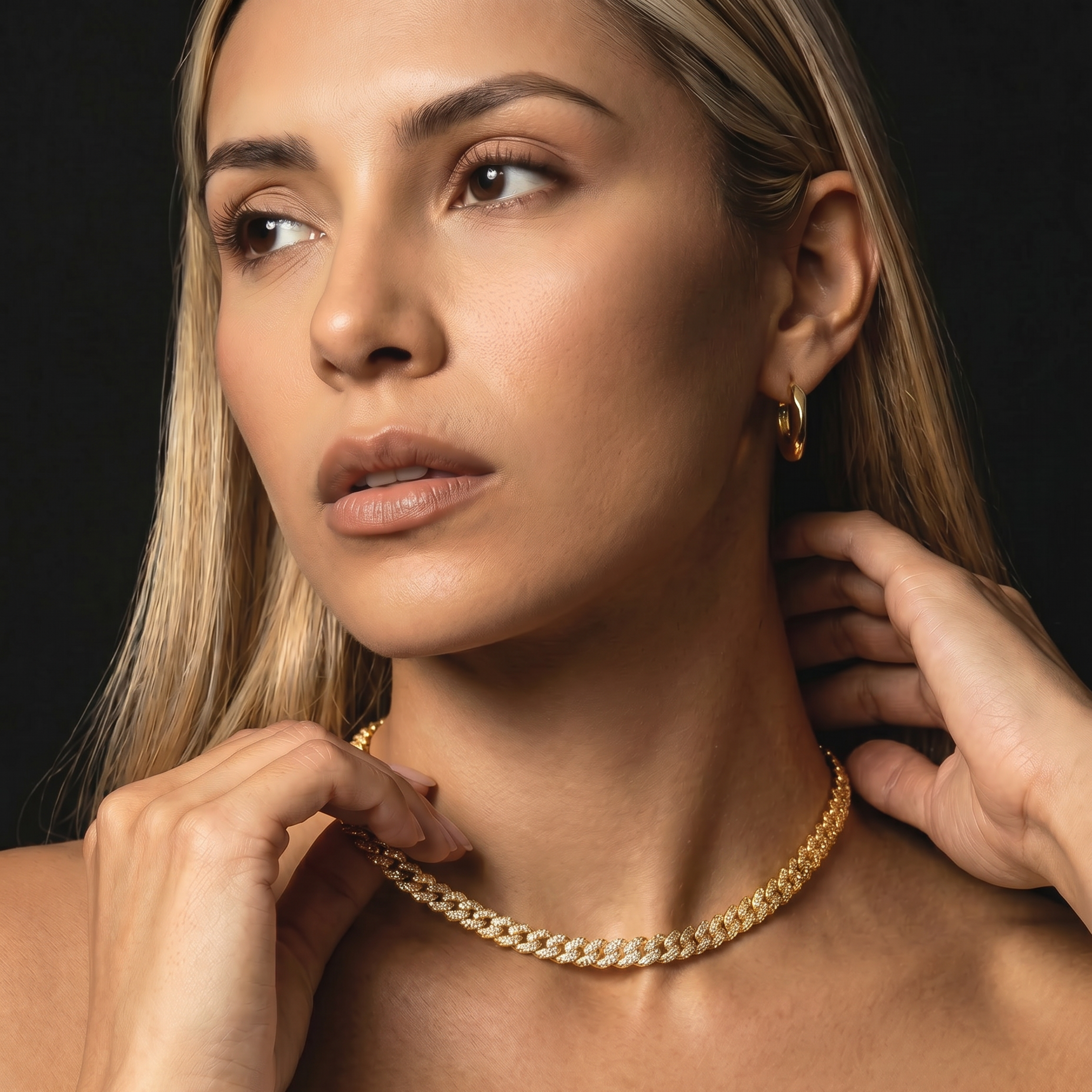 Women's Iced Out Cuban Chain 8MM (Gold)