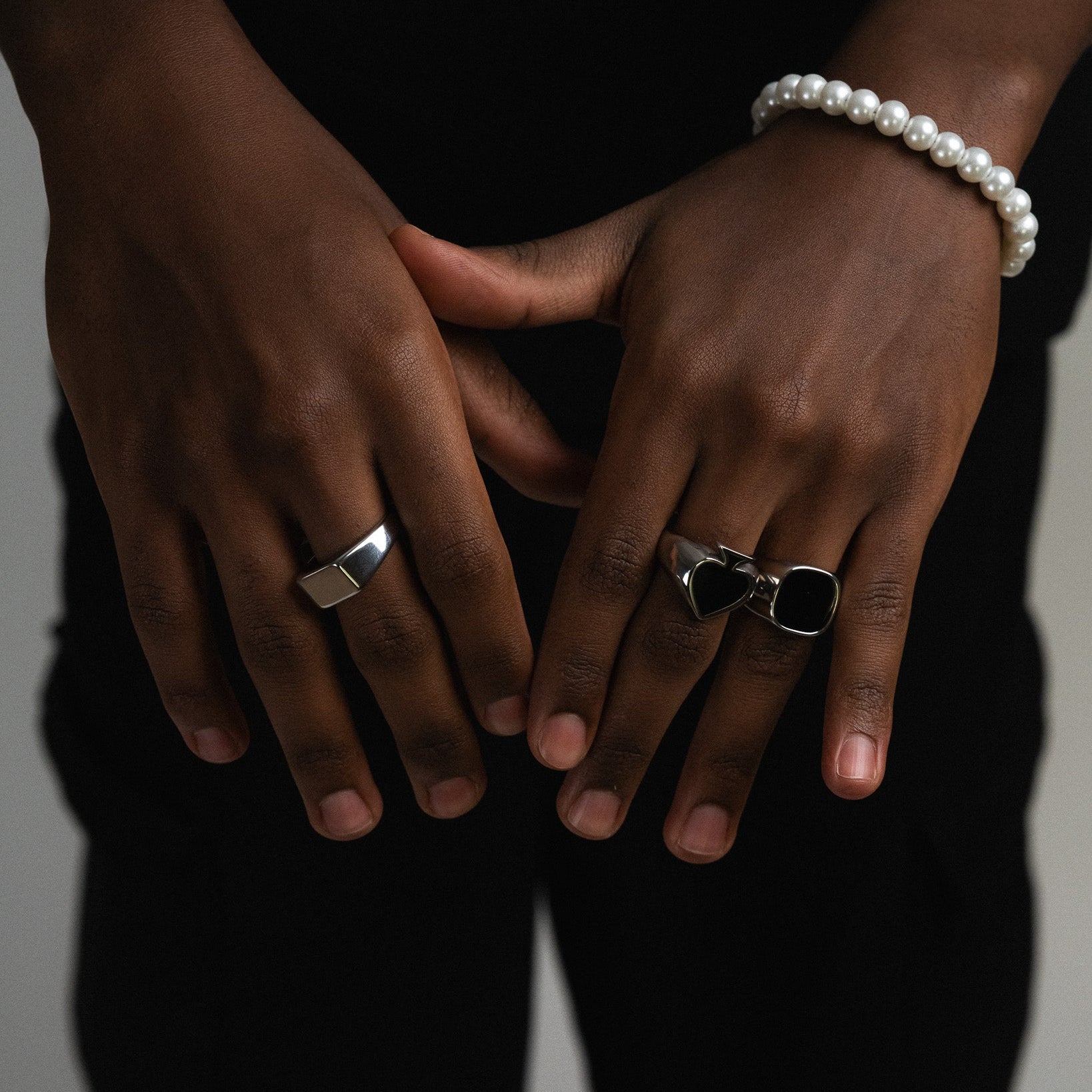 Cosmic Black Ring (White Gold)