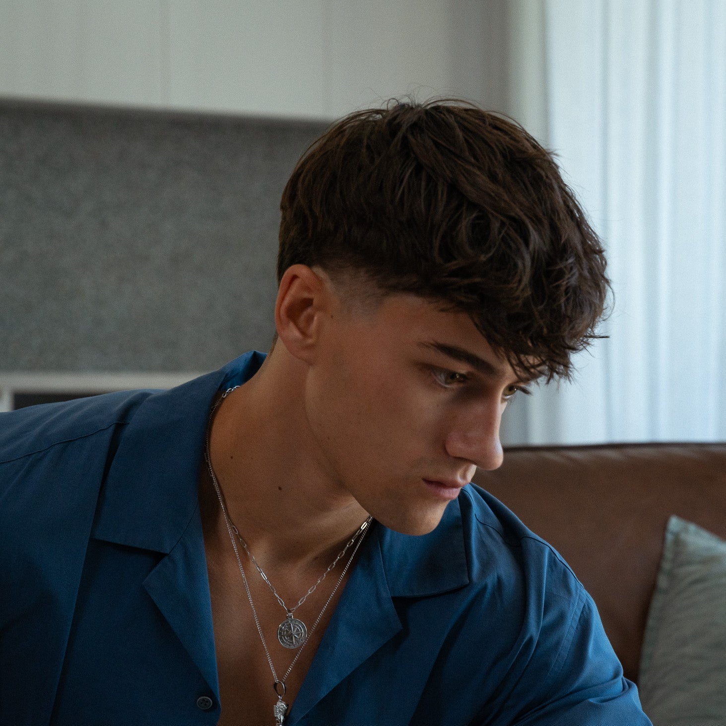 Compass Pendant (White Gold)